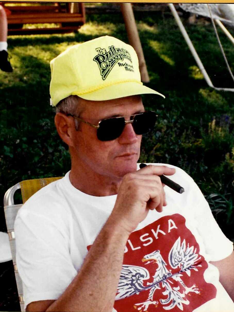 John W Kluchinski
